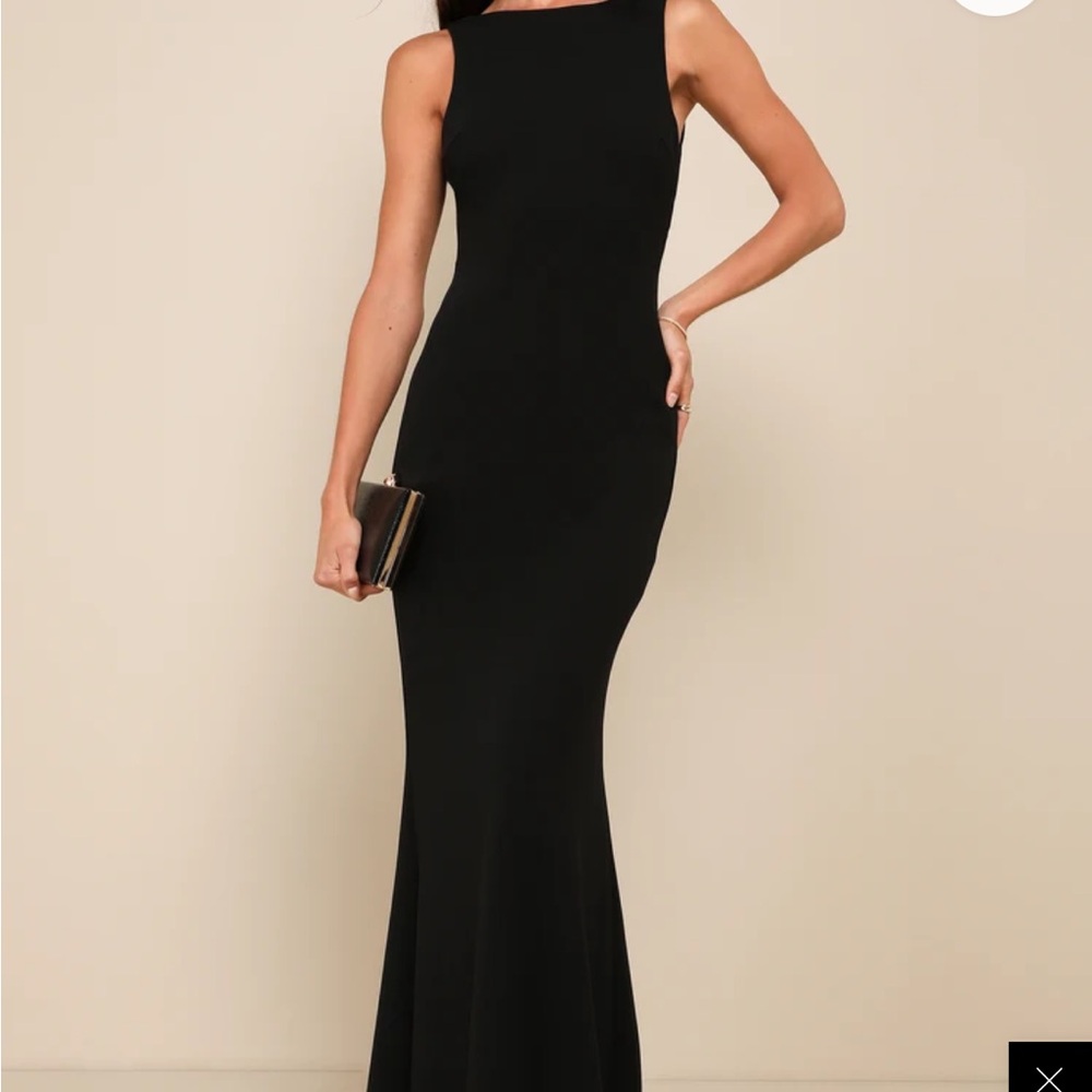 Elegant Black Sleeveless Gown